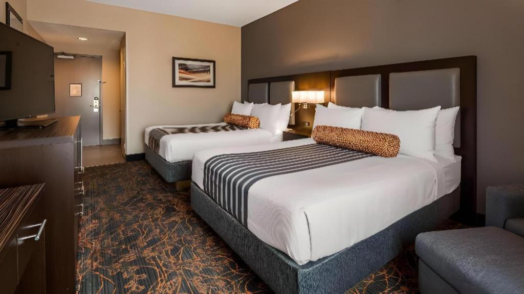 Best Western Plus Executive Inn Toronto Bagian luar foto