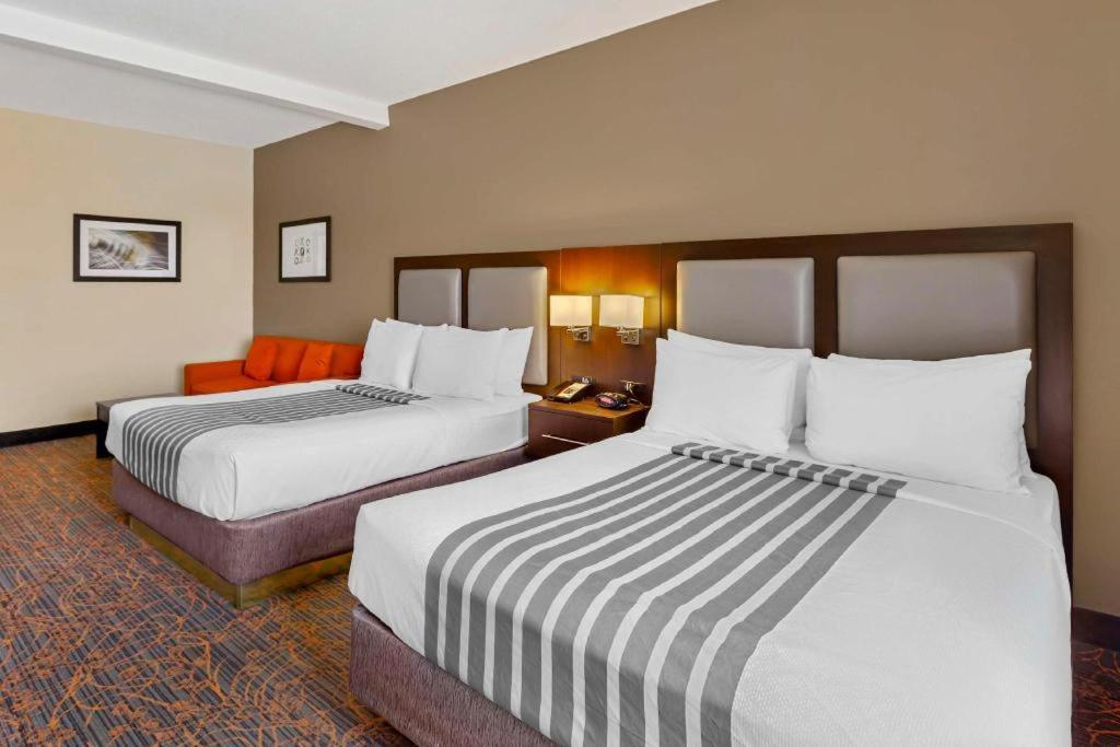 Best Western Plus Executive Inn Toronto Bagian luar foto