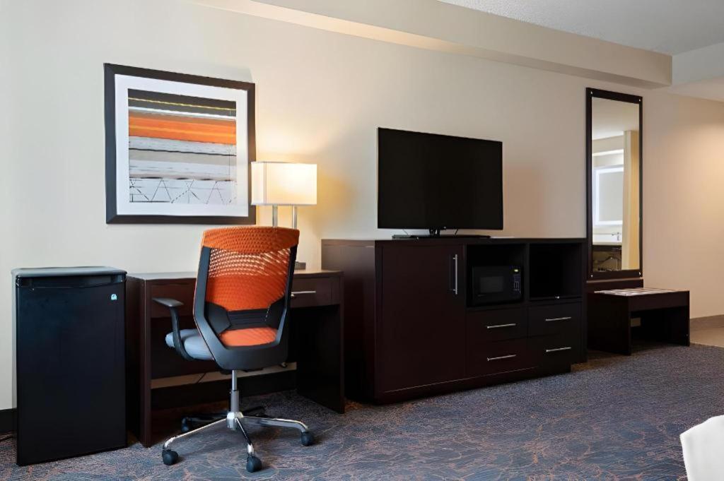 Best Western Plus Executive Inn Toronto Bagian luar foto